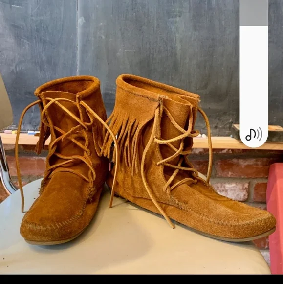 Minnetonka real suede moccasins - Picture 2 of 2